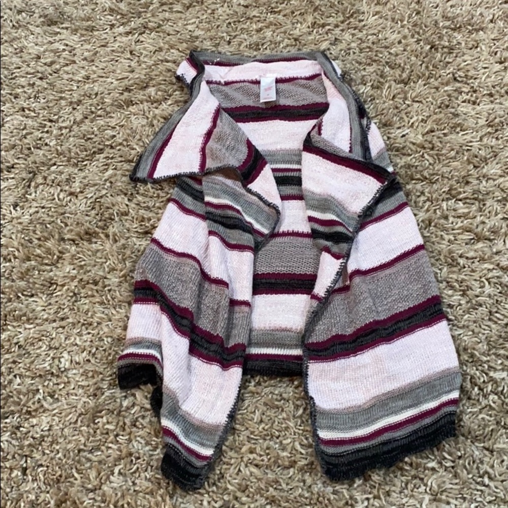 Girls sweater vest size m (7/8) by xhiltration
